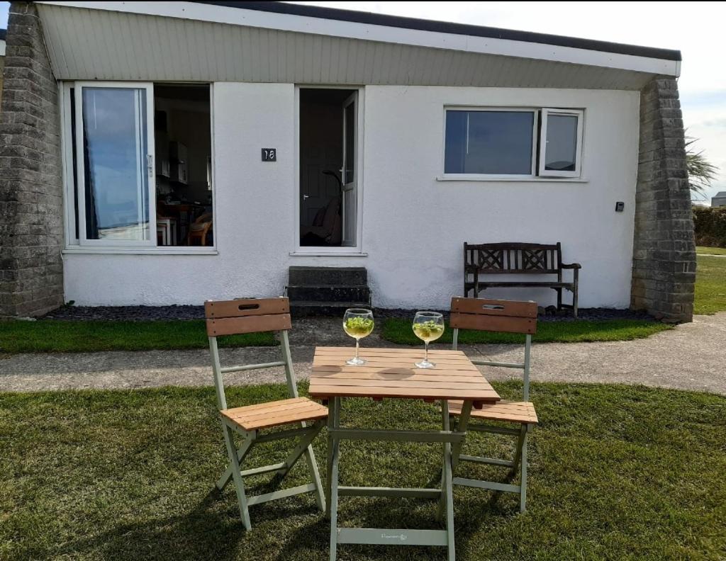 Chalet 18 Widemouth Bay Holiday Village Бюд Екстериор снимка